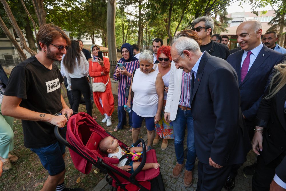 Kılıçdaroğlu'ndan kahvehane saldırısında ölen gencin ailesine ziyaret