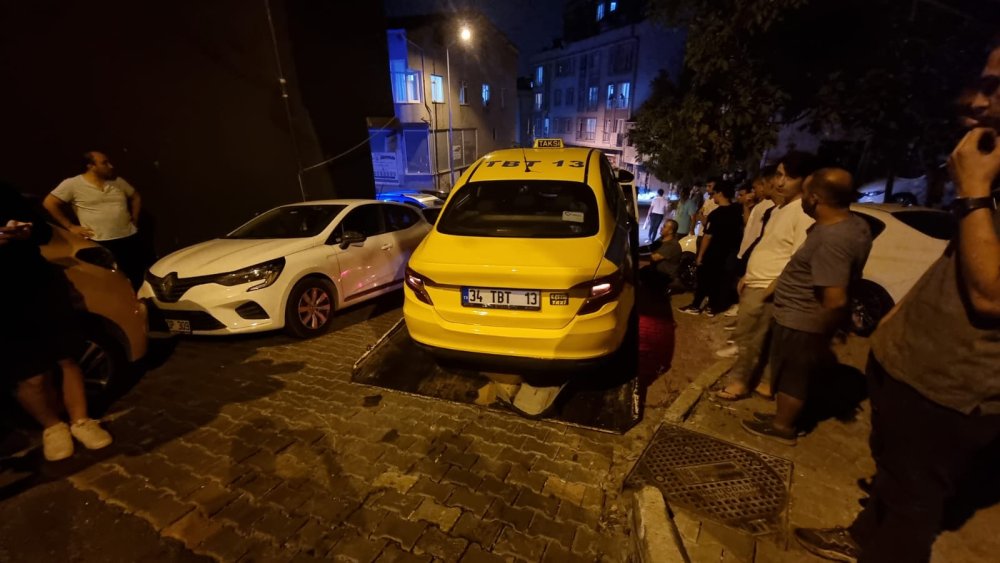 Kağıthane'de freni patlayan taksi 3 araca çarptı: 1 yaralı