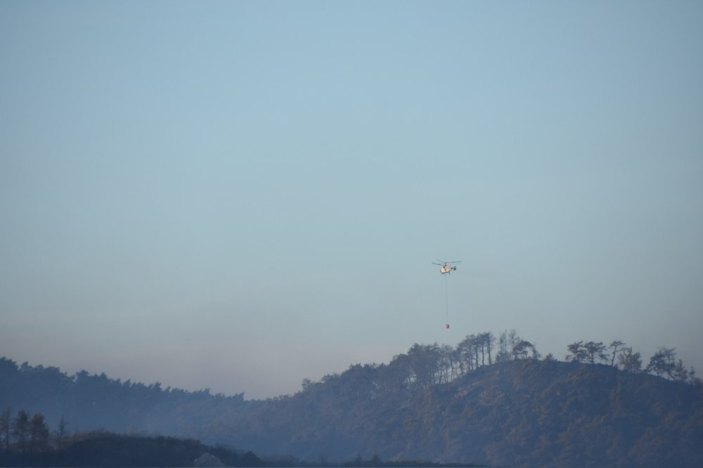 Yangına müdahale eden helikopter baraja düştü!