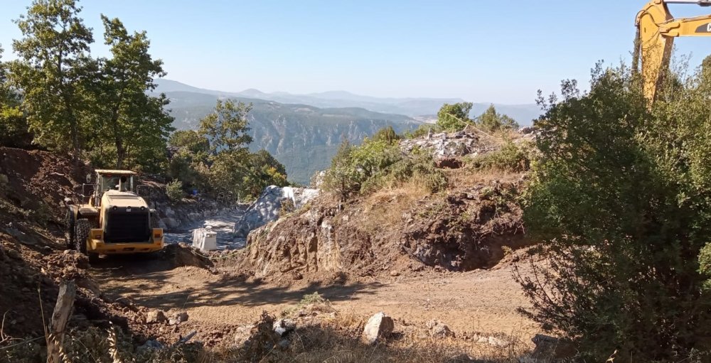 Mahalleliden 'mermer ocağı' eylemi