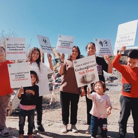 Mahalleliden 'mermer ocağı' eylemi