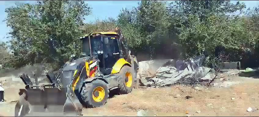 Uyuşturucu satıldığı belirlenen baraka yıkıldı