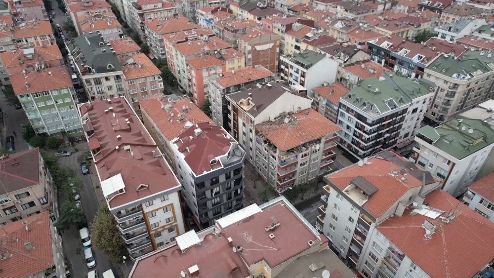 Patlamanın meydana geldiği bina havadan görüntülendi