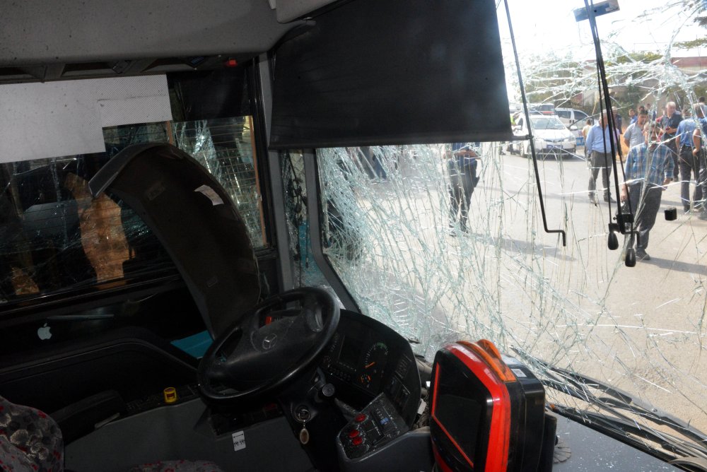 Belediye otobüsü ile halk otobüsü çarpıştı: Yaralılar var