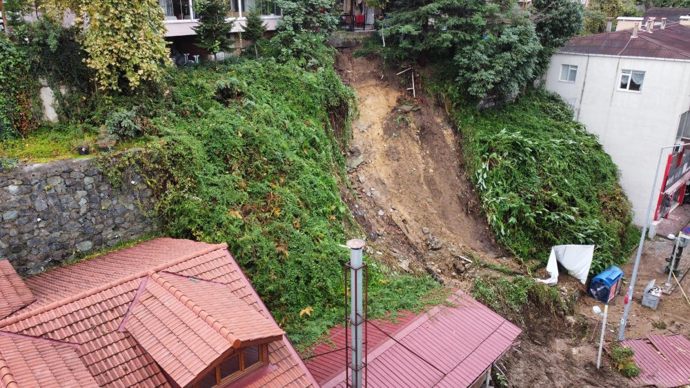 19 mahallede su baskını ve heyelan: 16 kişi tahliye edildi