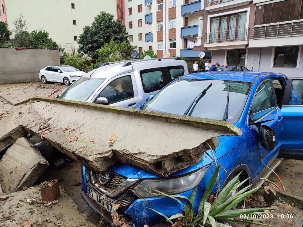 19 mahallede su baskını ve heyelan: 16 kişi tahliye edildi