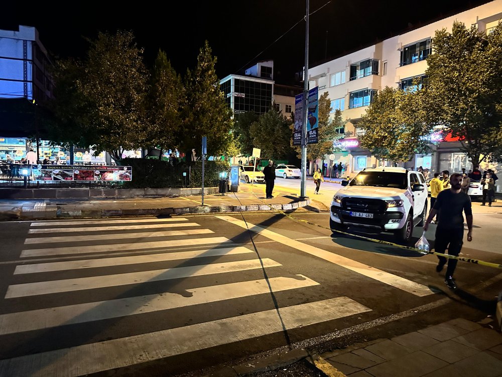 Şüpheli çanta panik yarattı: Cadde  araç ve yaya trafiğine kapatıldı