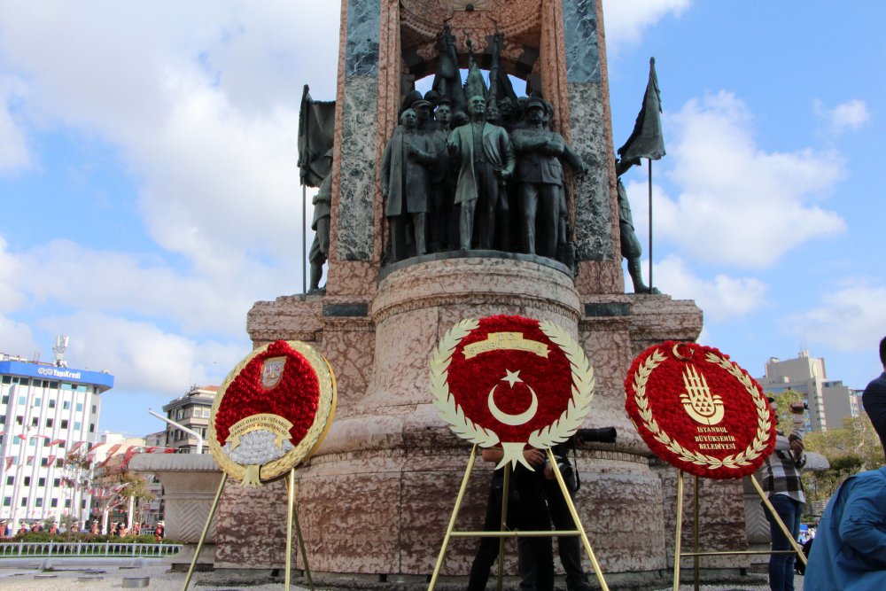 İstanbul'un kurtuluşunun 100. yılı Taksim'de kutlandı