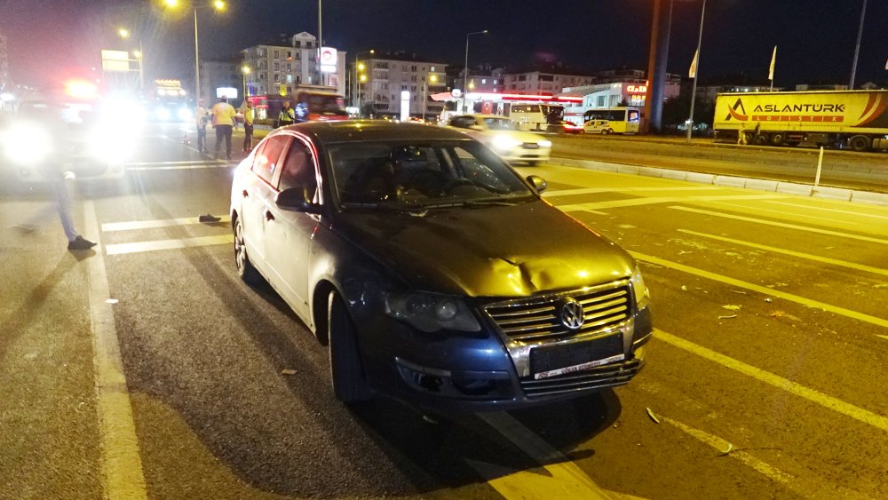 Eşiyle pazar alışverişinden dönerken otomobilin çarpmasıyla öldü