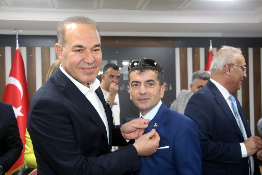 Zafer Partisi'nde istifa depremi: 86 kişi MHP'ye geçti