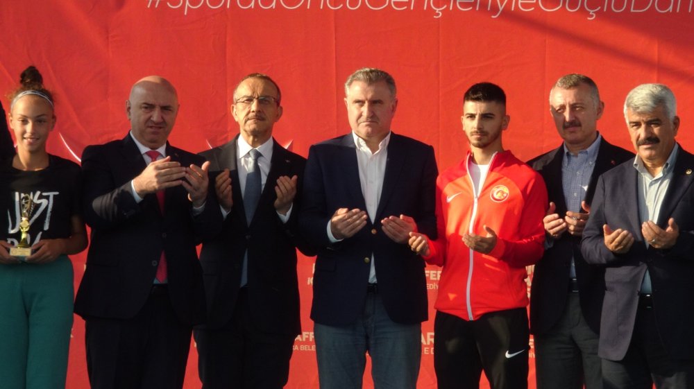 Ahmet Çalık Spor Kompleksi açıldı