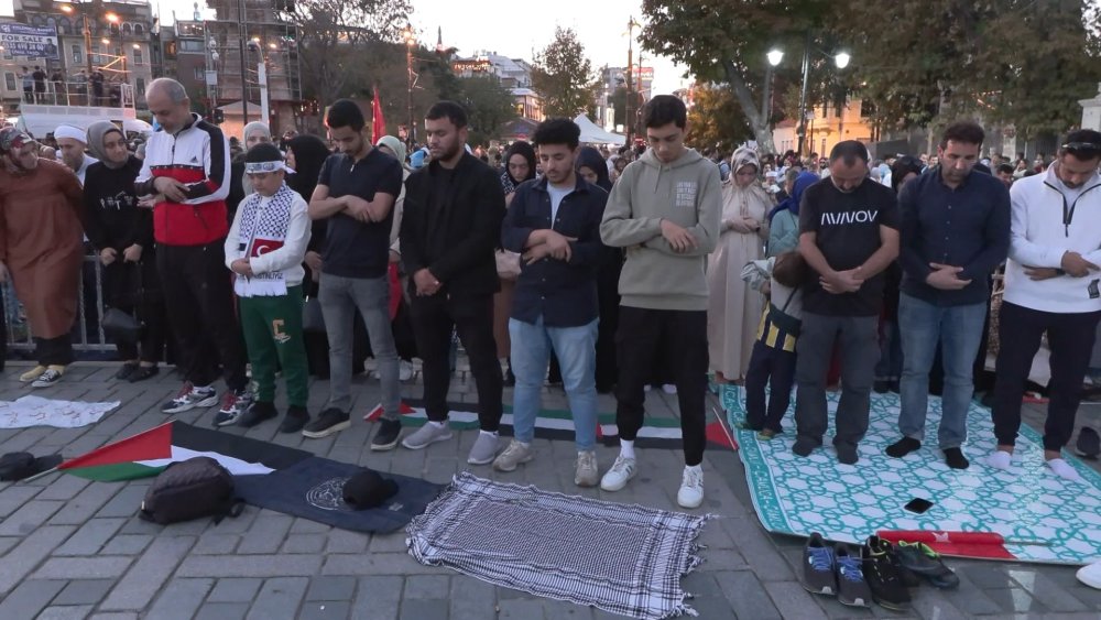 Hayatını kaybedenler için Ayasofya'da dua edildi