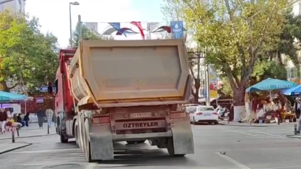 Trafik kurallarını ihlal eden hafriyat kamyonu şoförüne ceza