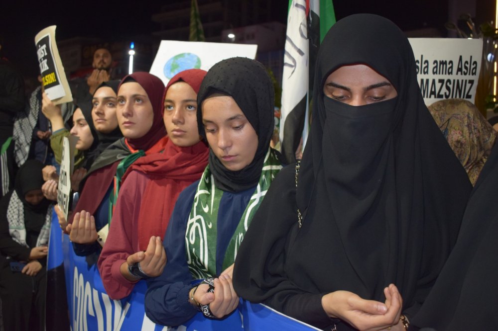 İsrail'in Gazze'ye yönelik saldırısı protesto edildi!