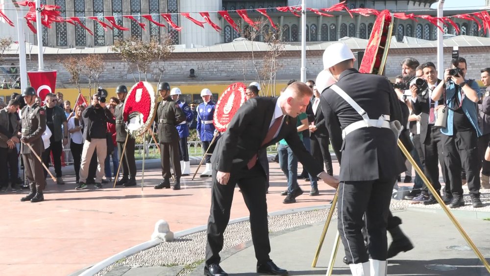 29 Ekim Cumhuriyet Bayramı öncesi Taksim'de tören düzenlendi