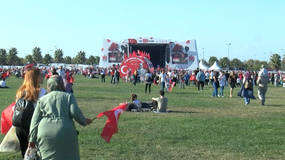 Cumhuriyetin 100. yıl çoşkusu Maltepe Etkinlik Alanı'nda başladı