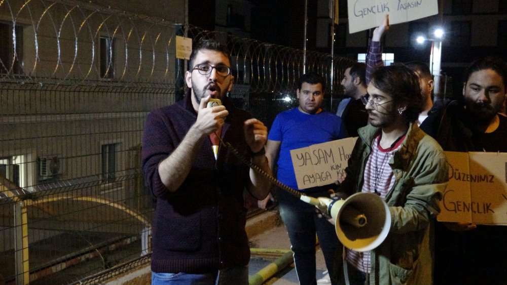 KYK'da kalan öğrenciler Zeren için toplandı