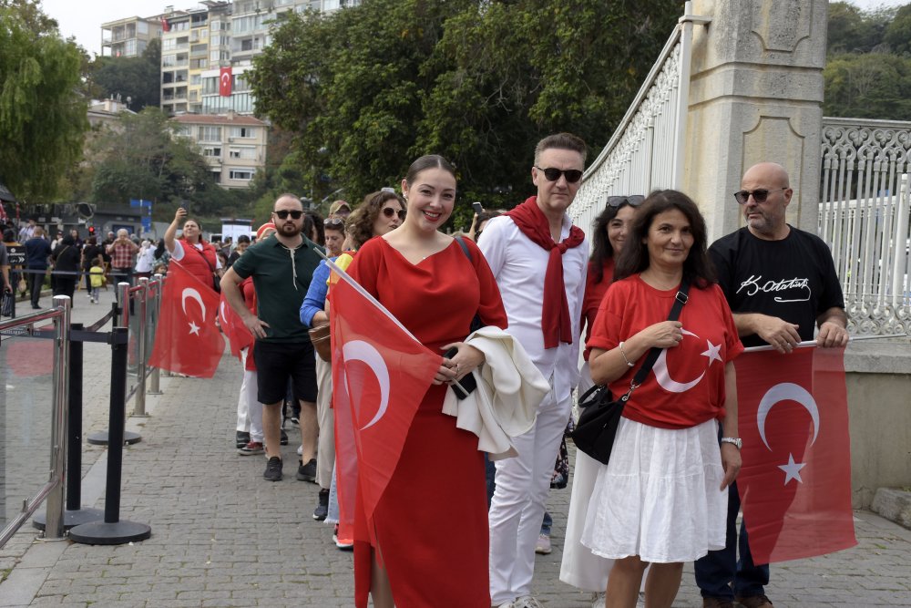 Dolmabahçe Sarayı’na ziyaretçi akını