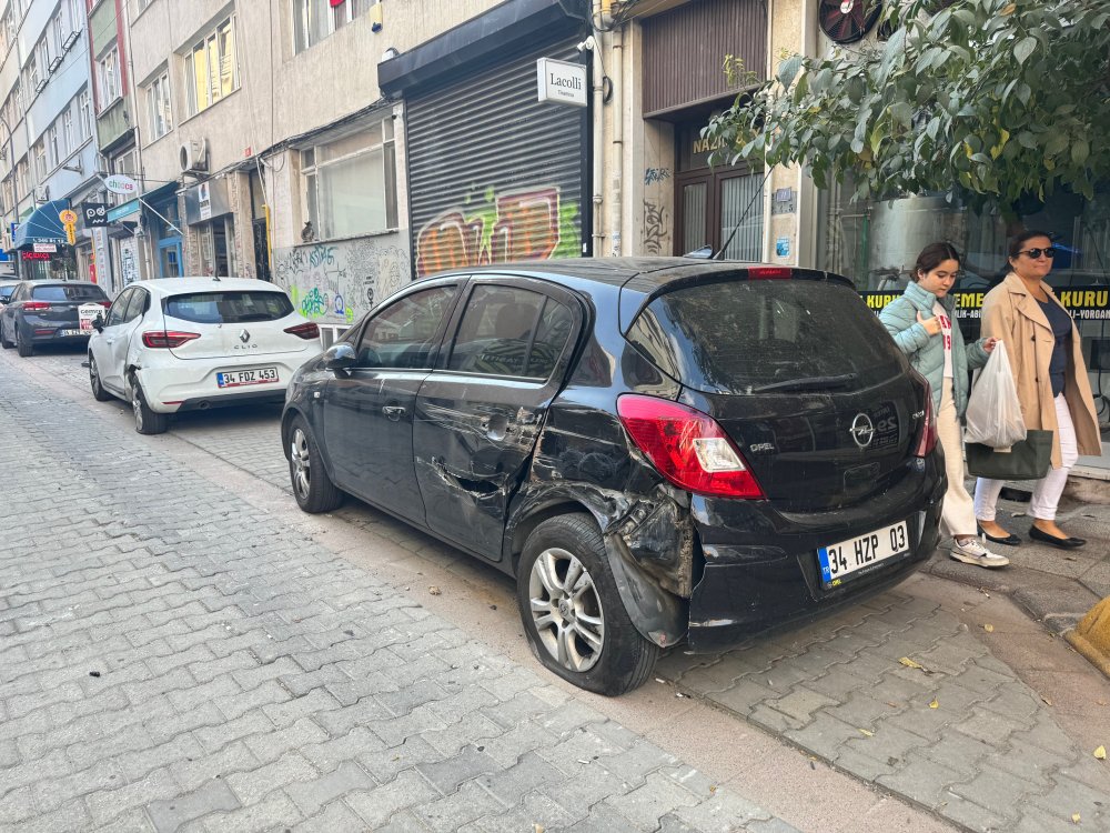 TIR ortalığı birbirine kattı: Onlarca araca çarparak ilerledi