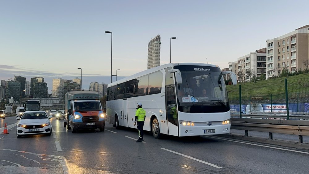 15 Temmuz Şehitler Köprüsü maraton nedeniyle trafiğe kapatıldı