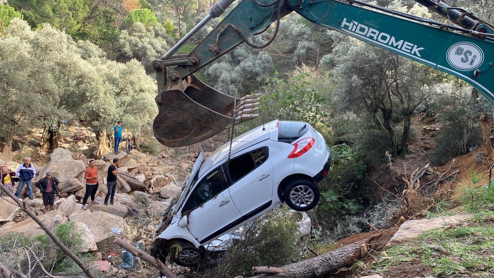 Aydın'da sel felaket getirdi: 3 ölü, 1 kayıp