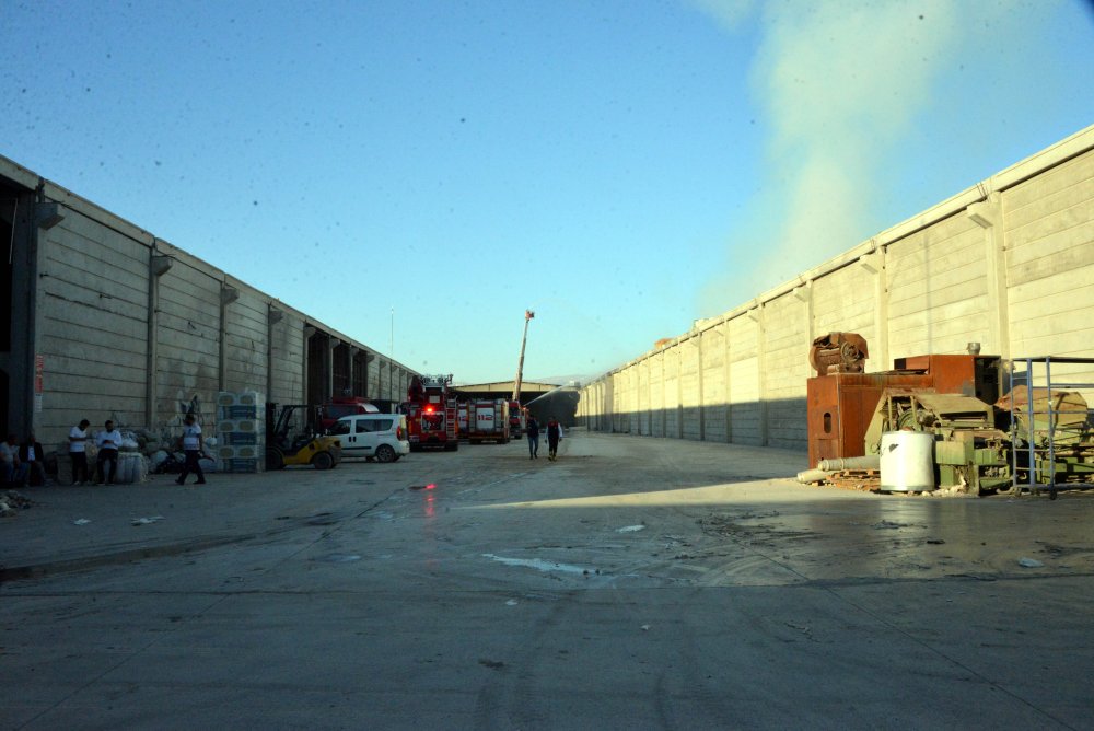 Kahramanmaraş'ta tekstil fabrikası yangını