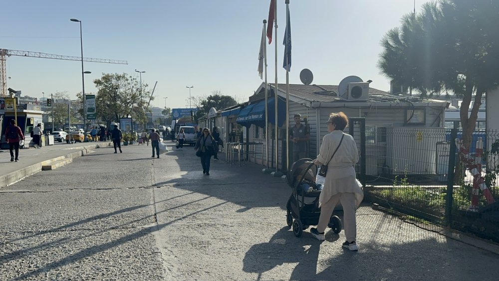 Yolcu teknesinin dümeni kilitlendi