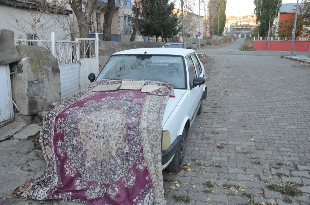 Kentte sıcaklık eksi 6 dereceye düştü: Araçlar için battaniyeli önlem