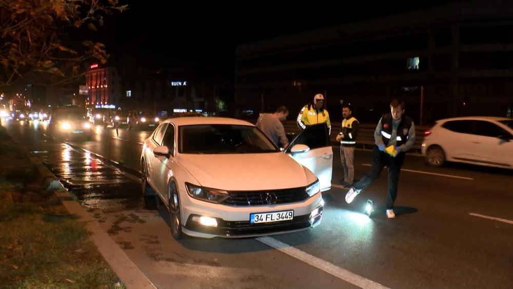 Seyir halindeki otomobile silahlı saldırı!