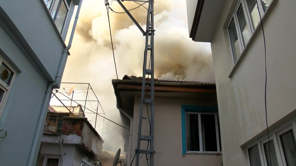 2 katlı binadaki yangında Egemen bebek hayatını kaybetti