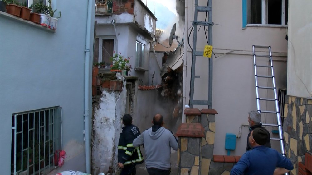 2 katlı binadaki yangında Egemen bebek hayatını kaybetti