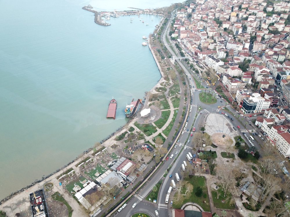 Fırtınada ikiye bölünen gemi böyle görüntülendi: Çalışma başlatılacak