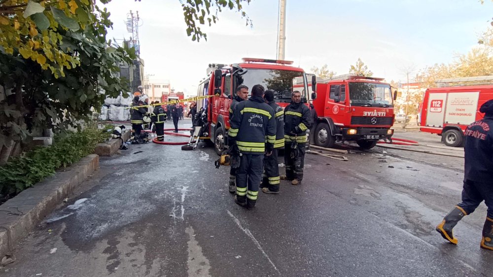 Geri dönüşüm fabrikasında korkutan yangın