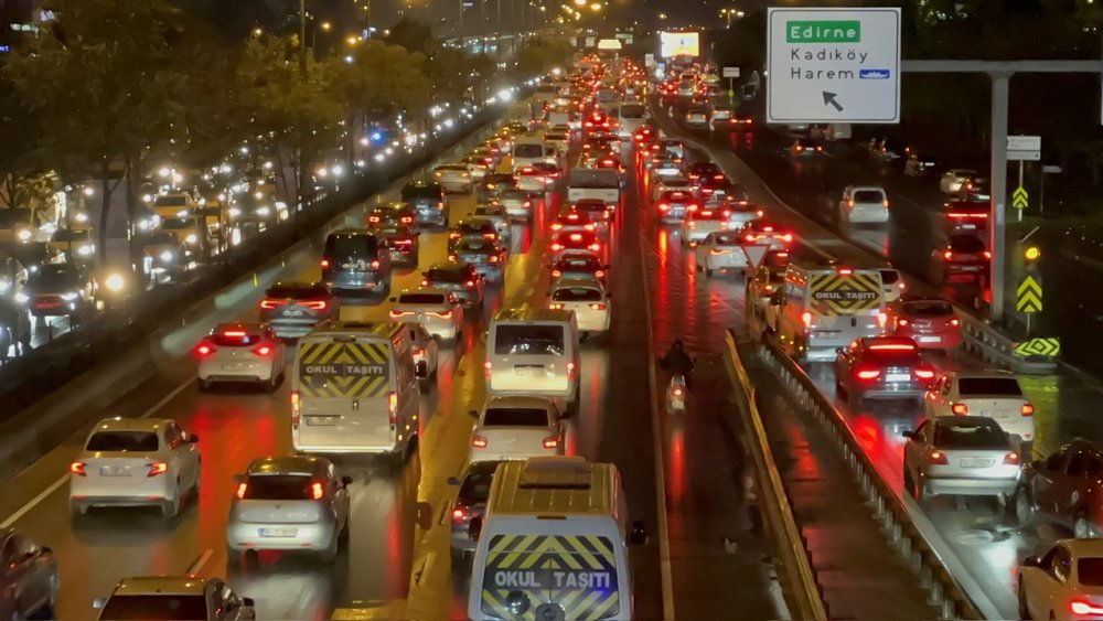 İstanbul'da trafik yoğunluğu yüzde 89'a ulaştı