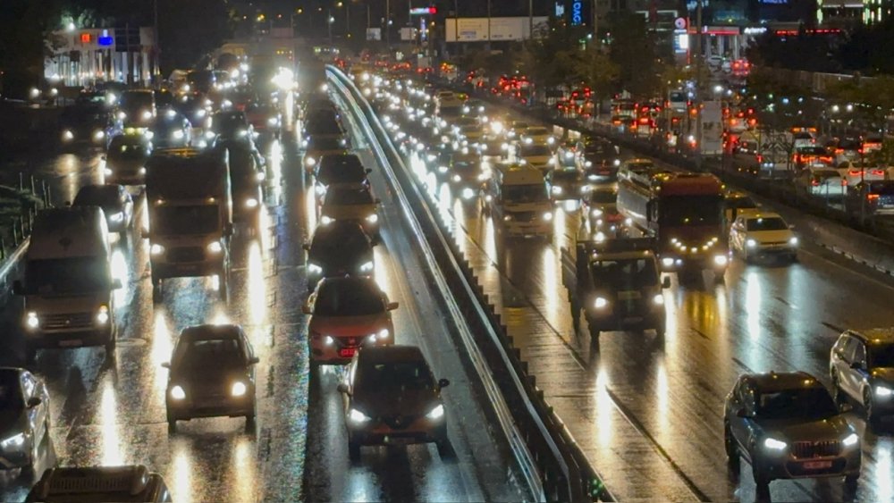 İstanbul'da trafik yoğunluğu yüzde 89'a ulaştı