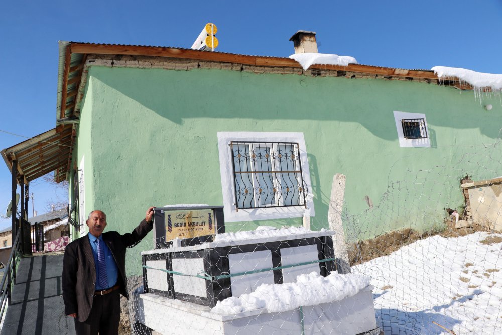 Ölmeden önce kendi mezarını yaptırdı