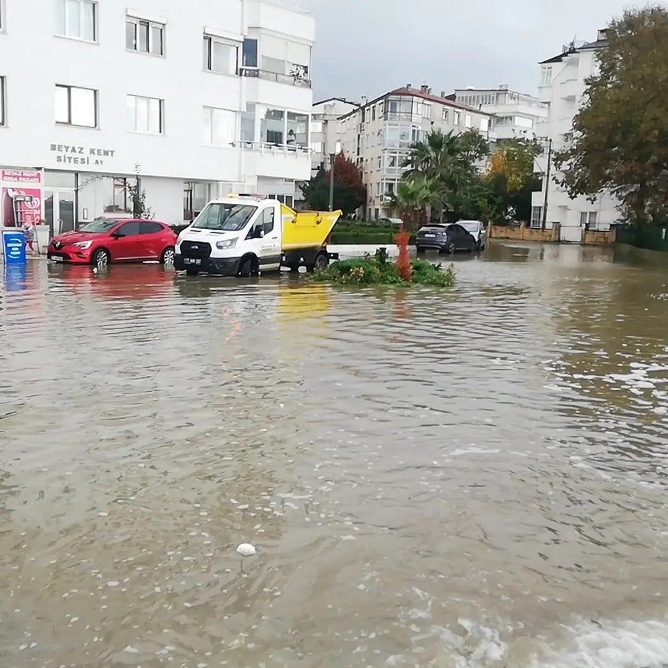 Deniz ile kara birleşti; İDO seferleri iptal