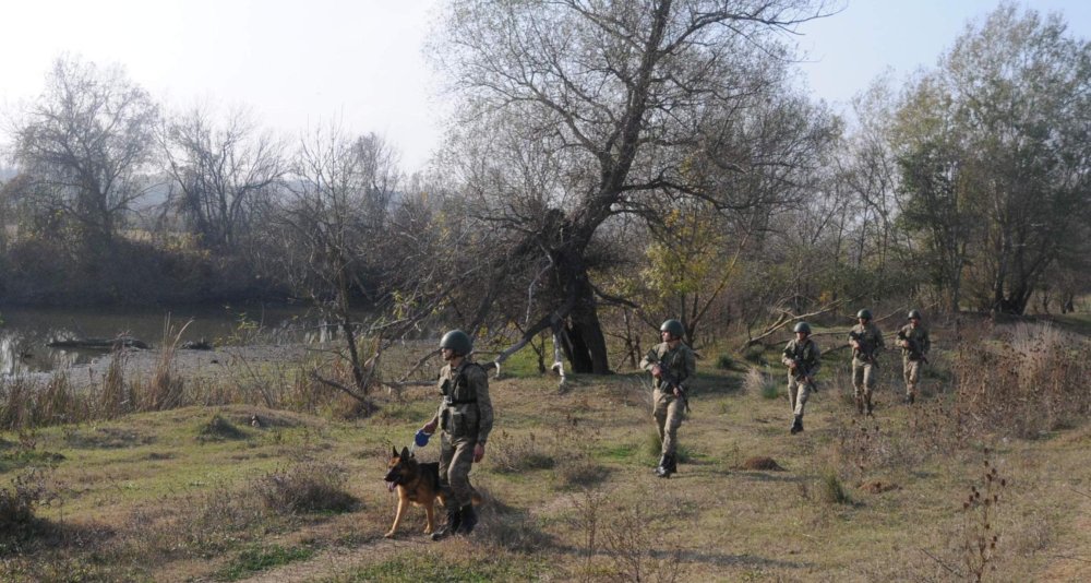 Yunanistan'a kaçmak isteyen 13 terör örgütü şüphelisi yakalandı