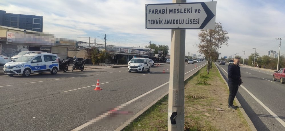 Acı olay! Otomobilin çarptığı Hümeyra öldü, kucağındaki kardeşi kurtuldu