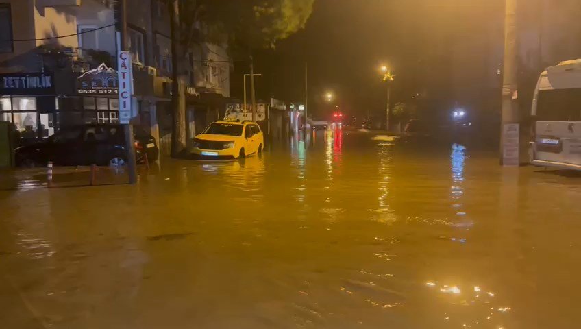 Kentte dereler taştı, tekneler battı