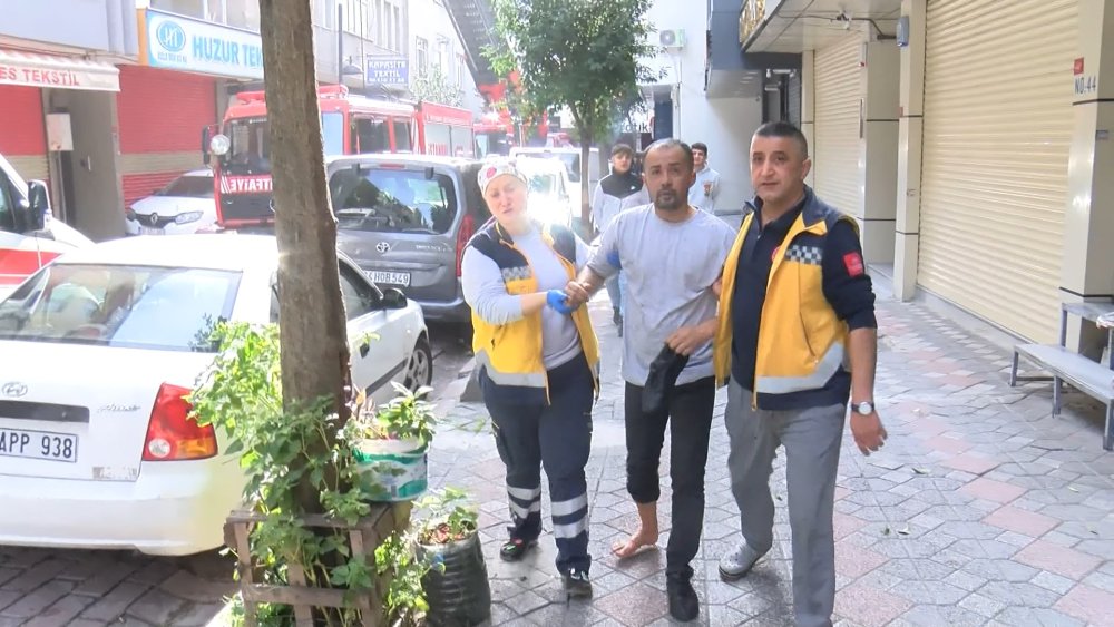 Alev alan yağa su döken adam hastaneye kaldırıldı