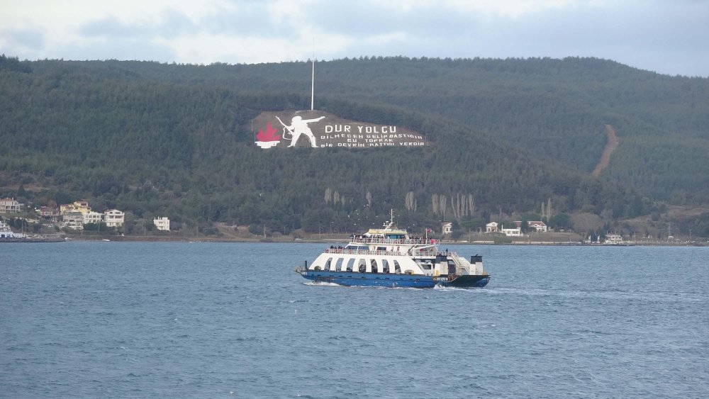 Feribot seferlerine 'fırtına' nedeniyle iptal edildi