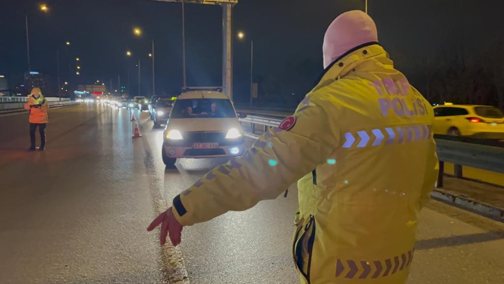 Arkadaşının trafik cezalarını "Ben ödeyeceğim" diyerek teselli etti