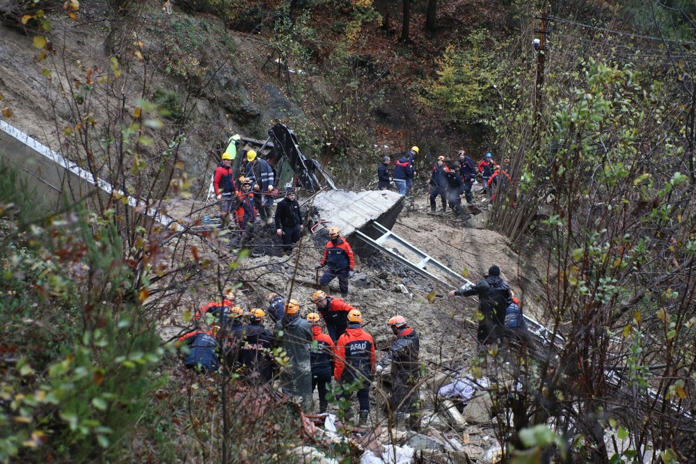 AFAD: Zonguldak'taki heyelanda 2 kişinin cansız bedenine ulaşıldı