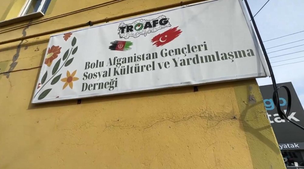 Tanju Özcan, Afgan tabelasını indirtti