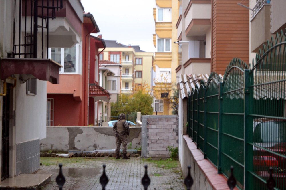 Eşini saatlerce rehin alan şüpheli etkisiz hale getirildi