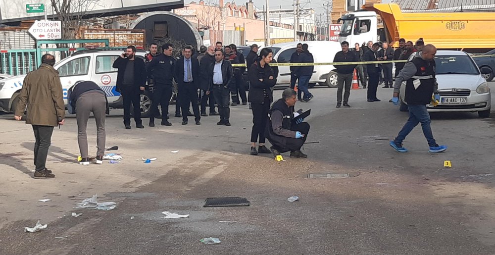 Baba ile oğullarına pompalı tüfekle ateş açtı: Korkunç görüntüler ortaya çıktı