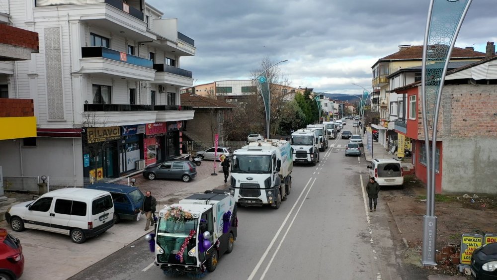 Kullandığı mini süpürge aracını gelin arabası yaptı