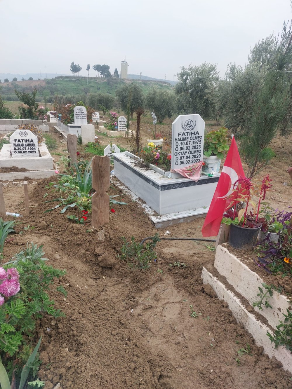 Cebindeki bisküviyi ile enkaz başında bekleyen Şerif amca Türkiye'yi yasa boğmuştu: Acı haber geldi