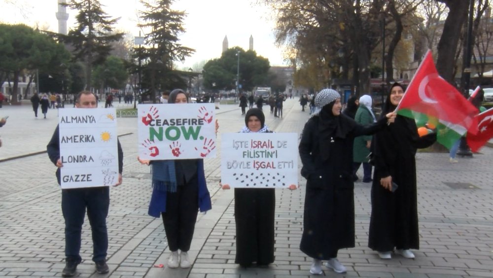 Sultanahmet Meydanı'nda Gazze için İnsanlık Nöbeti düzenlendi